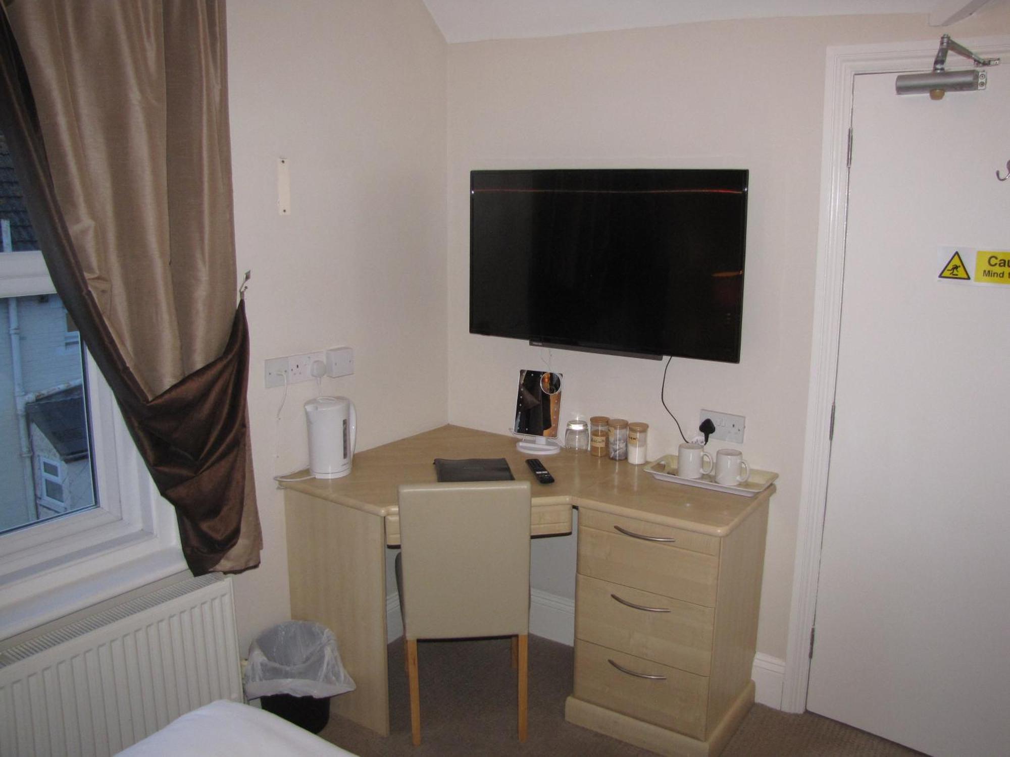 Ashmira Guest House Веймут Екстер'єр фото