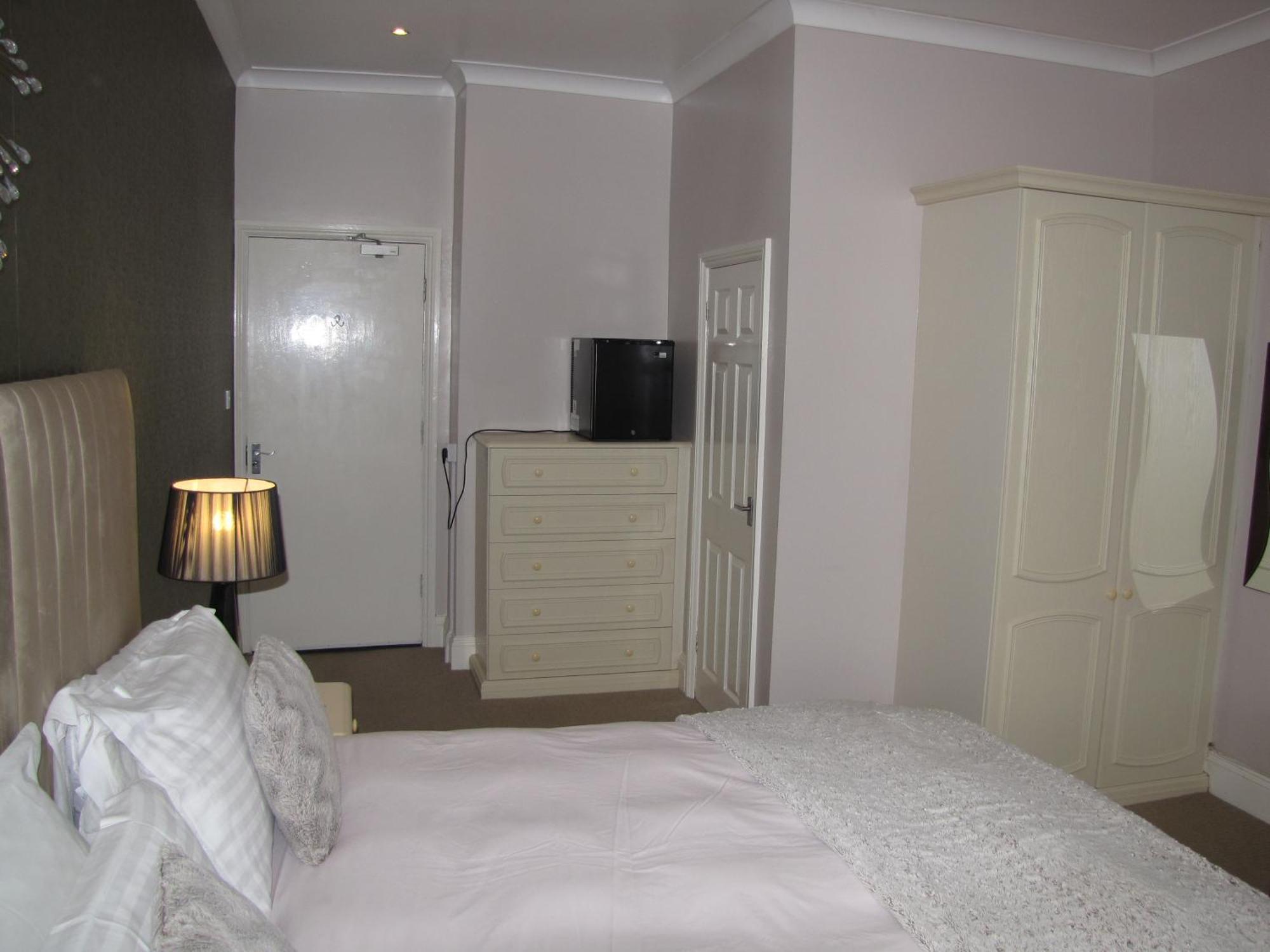 Ashmira Guest House Веймут Екстер'єр фото